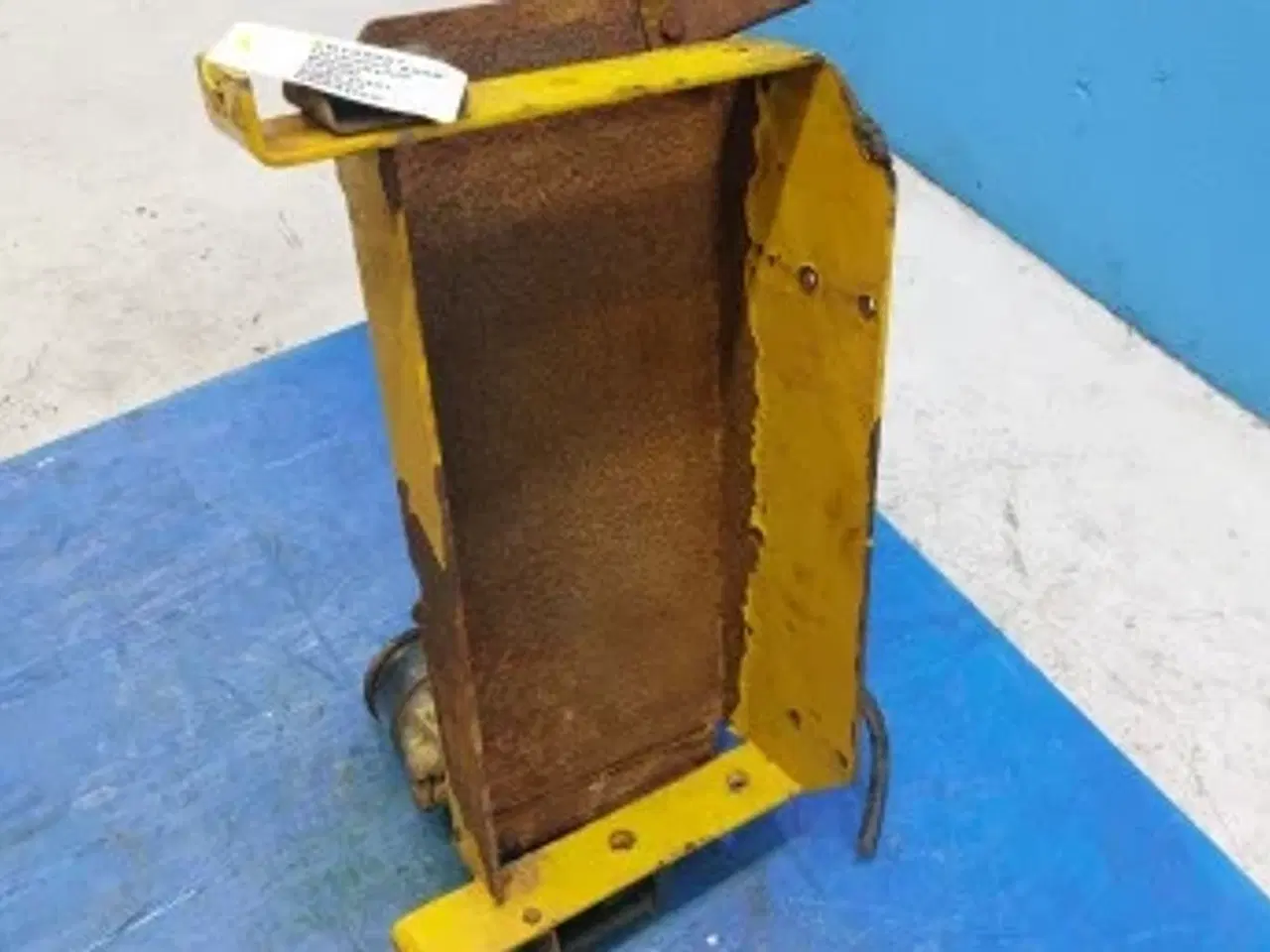 Billede 6 - Hydrema 906B Batteri Hylde med brandstofs filter 40030