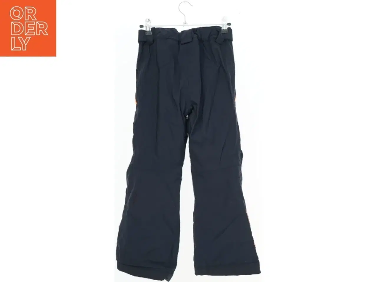 Billede 6 - Vinterjakke og skibukser fra Helly Hansen (str. 128)