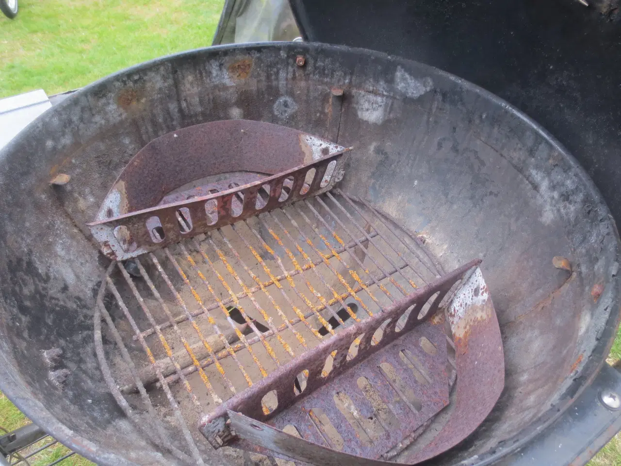 Billede 5 - 1 stk Weber Kuglegrill med Bord
