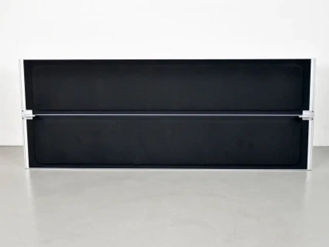 Billede 3 - Bordskærm i sort og aluminium, 180 cm.
