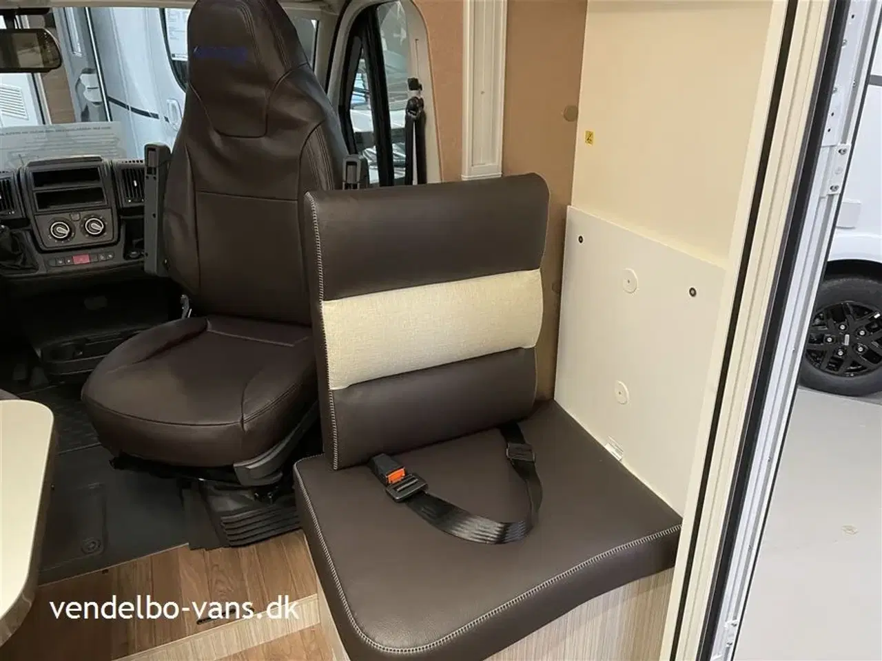 Billede 9 - 2023 - Elnagh T-Loft 530   Enkeltsenge og stor garage - 5 selepladser