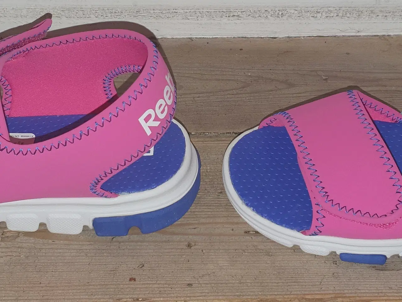 Billede 2 - Helt nye pink Reebok badesandaler