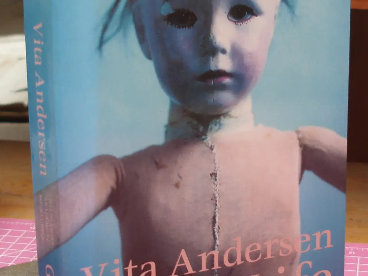 Billede 1 - Get a life af Vita Andersen
