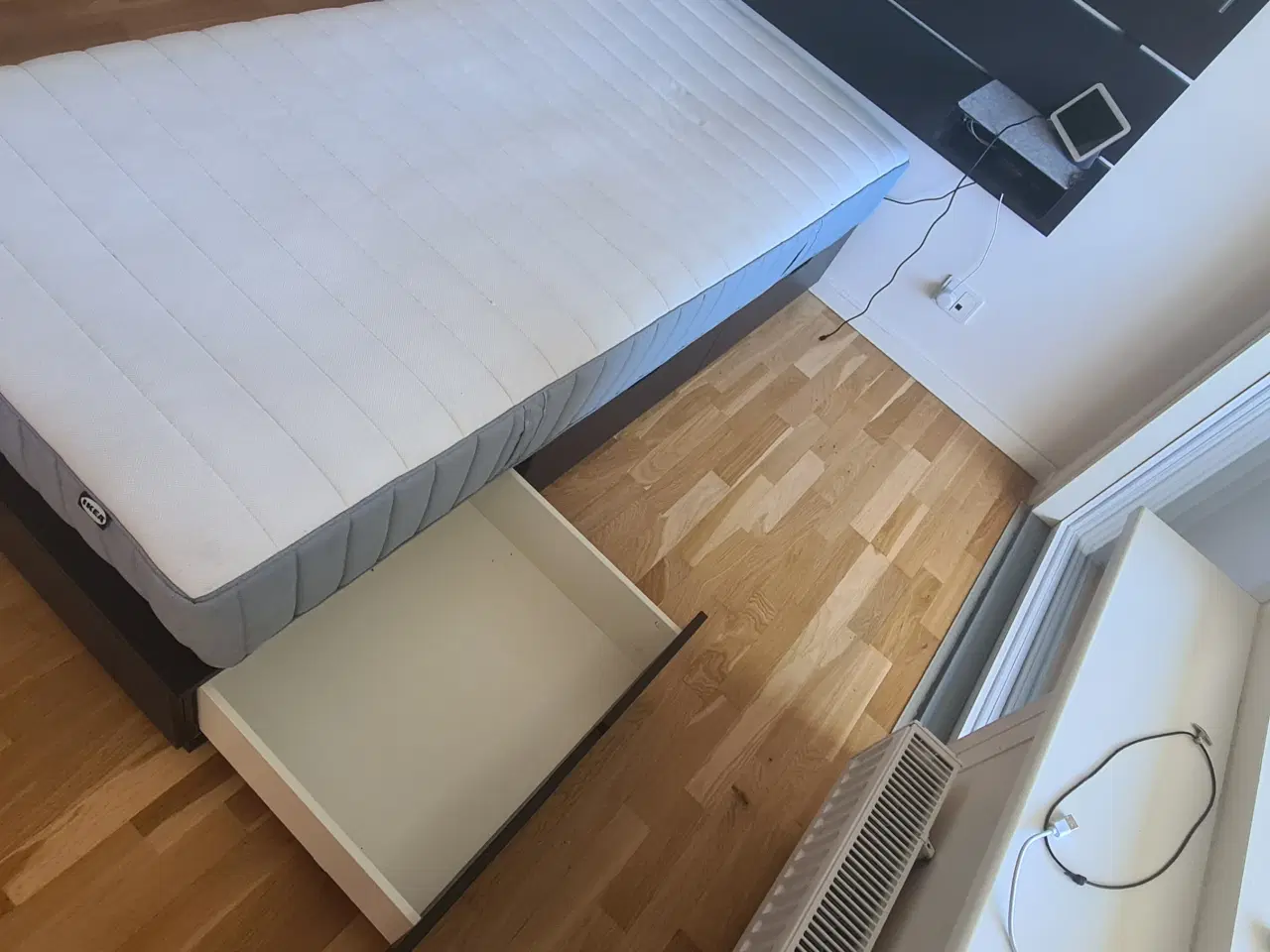 Billede 3 - IKEA NORDLI sengstel + sengegavl + VALEVÅG springm