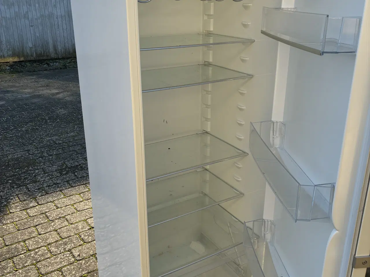 Billede 2 - Stort køleskab. 