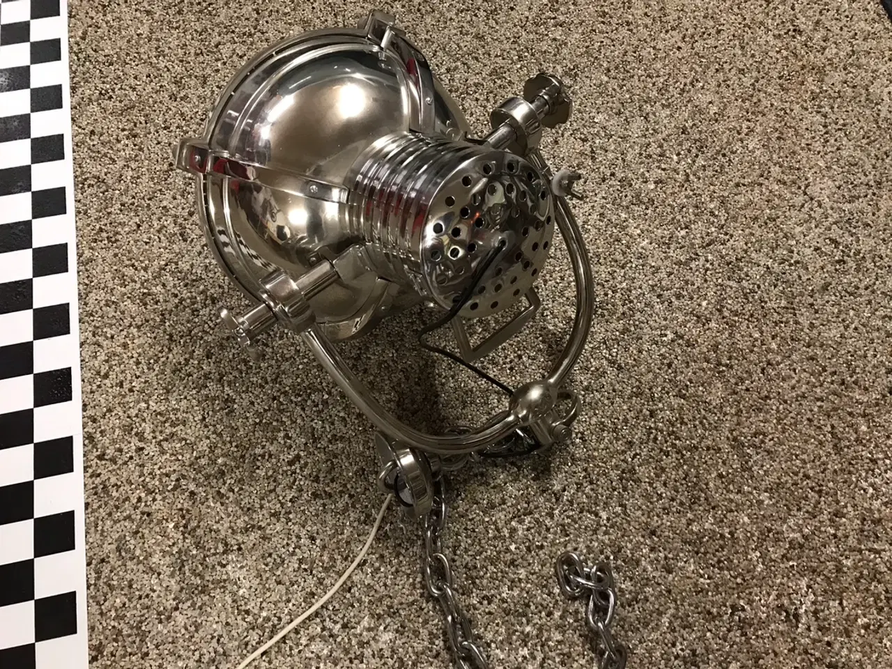 Billede 4 - Operations/skibslampe. 