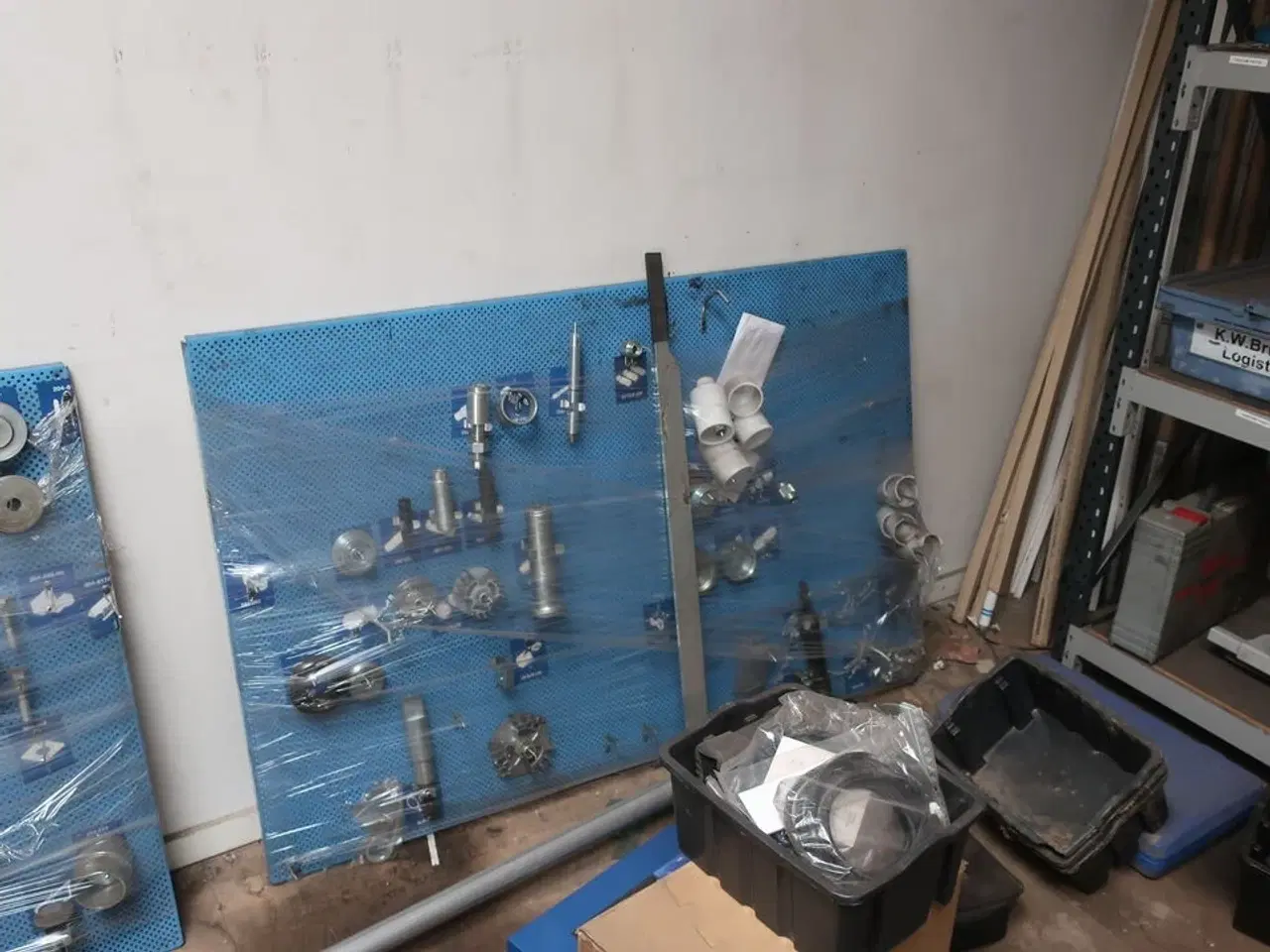 Billede 17 - Diverse forbrugsmaterialer, værktøj, biludstyr m.v.