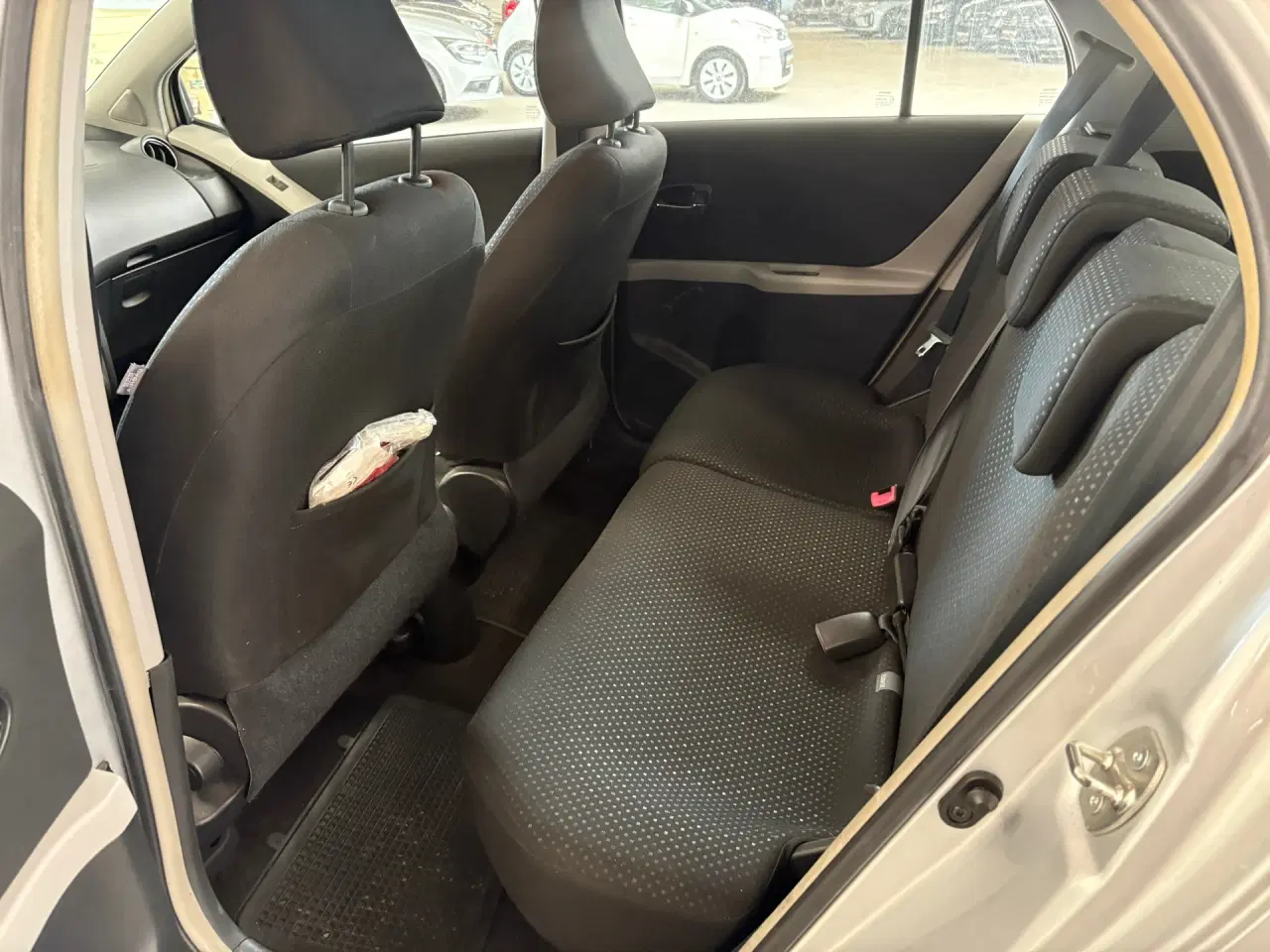 Billede 4 - Toyota Yaris 1,0 VVT-I T1 69HK 5d