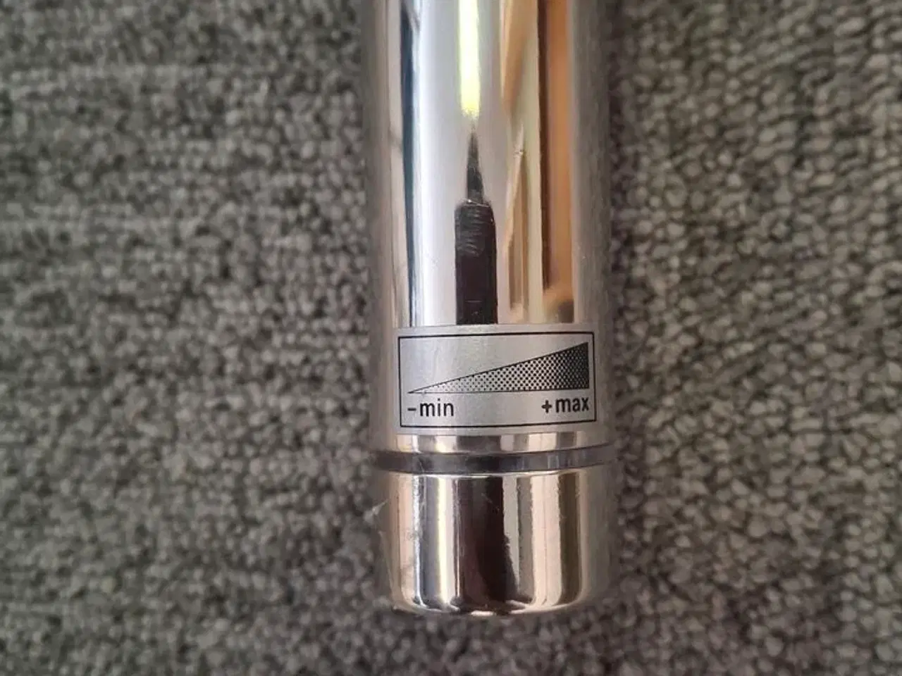 Billede 3 - Enkel rør håndklædetørrer med stikkontakt  STRØMBERG