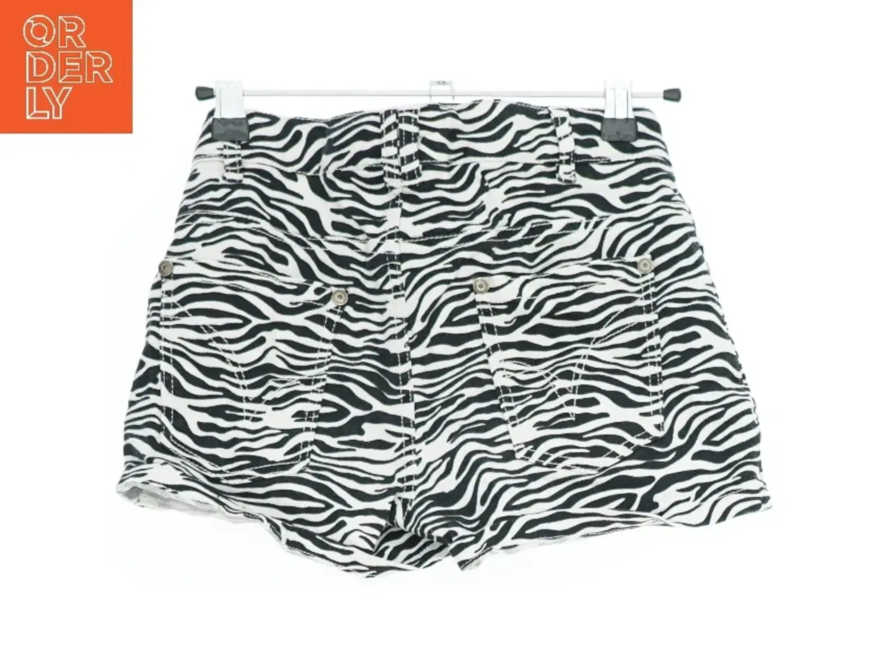 Billede 2 - Zebramønstrede shorts fra D-XEL (str. 164)