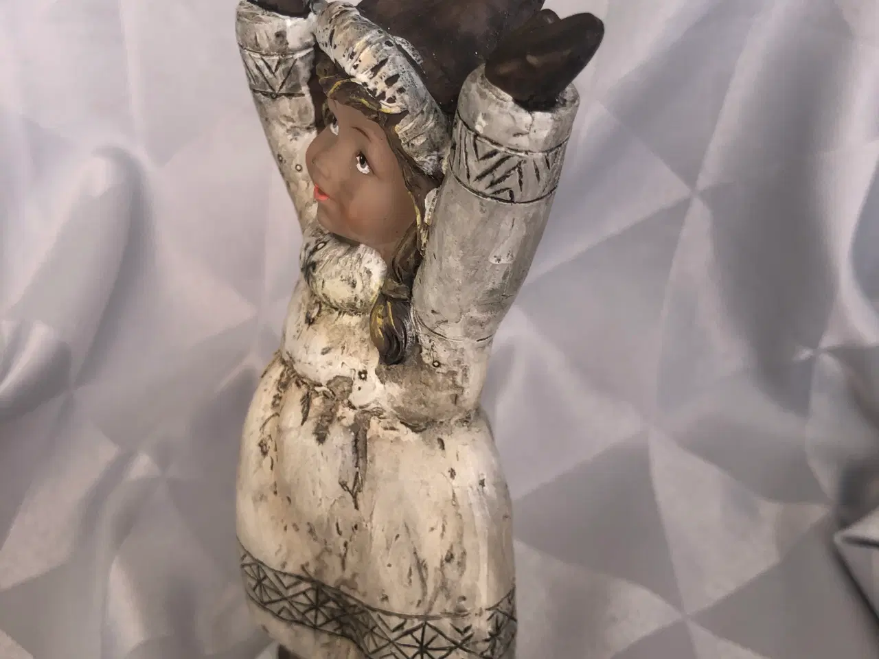 Billede 10 - Keramik vinter pige figur 