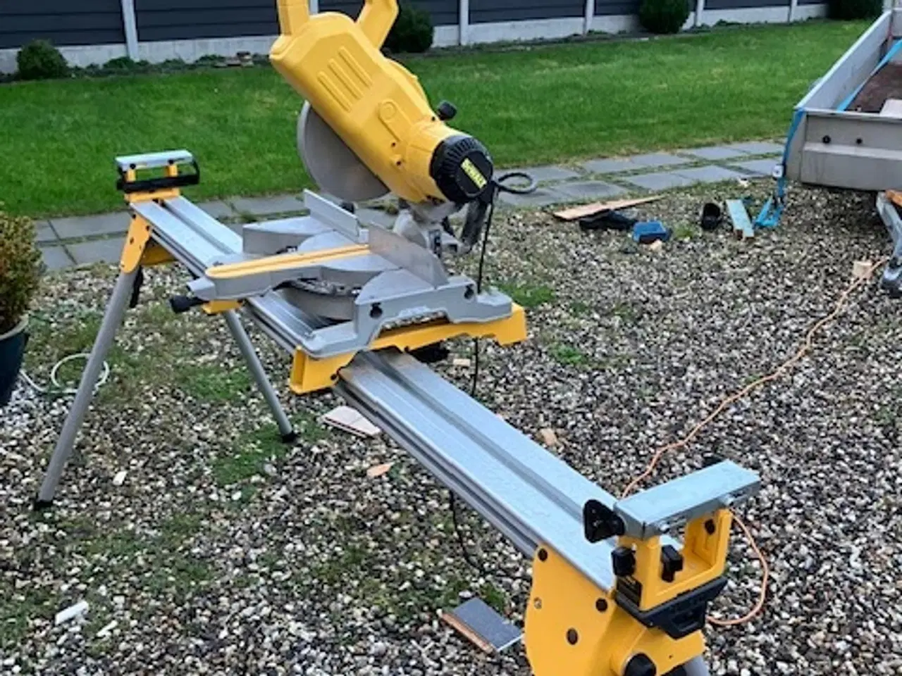 Billede 1 - DeWalt Kap/Geringssav DW777 -qs