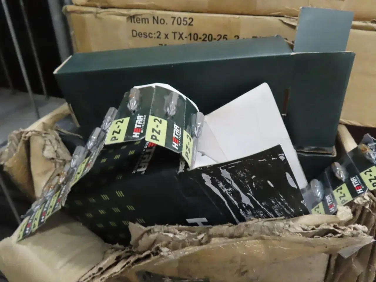 Billede 5 - 3 + 2 kasser med Bits