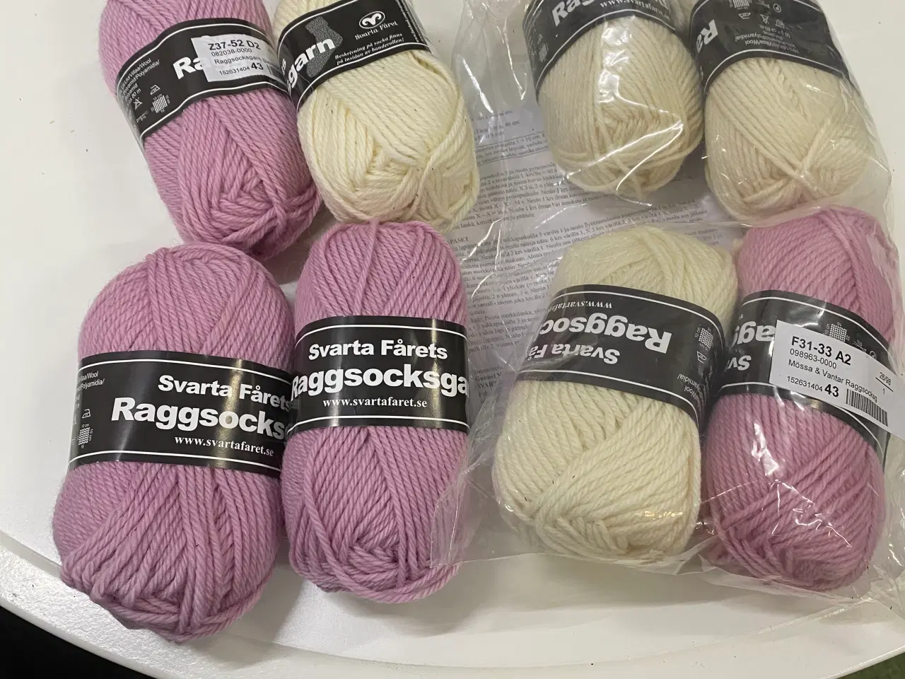 Billede 2 - 3 sæt strikkekits enten til sokker, vanter eller h