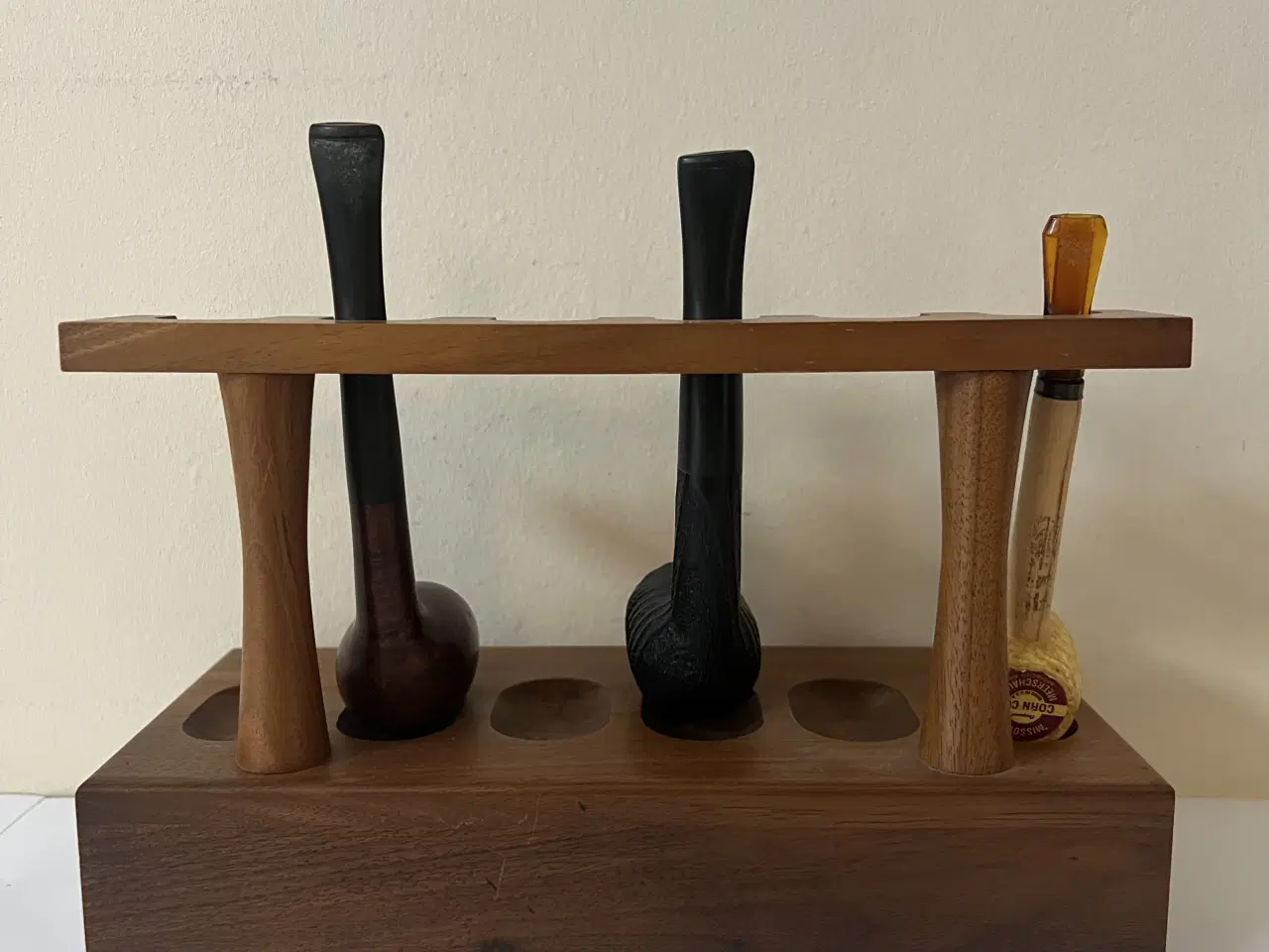 Billede 3 - Smukt gammelt pibestativ i træ 