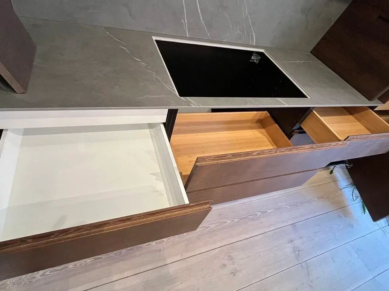 Billede 3 - Køkkenvæg