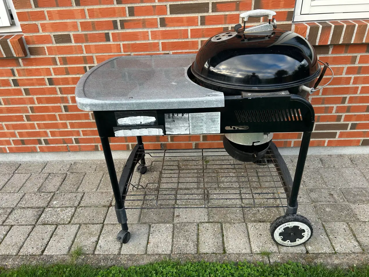 Billede 4 - Weber performer kuglegrill elektronisk tænding