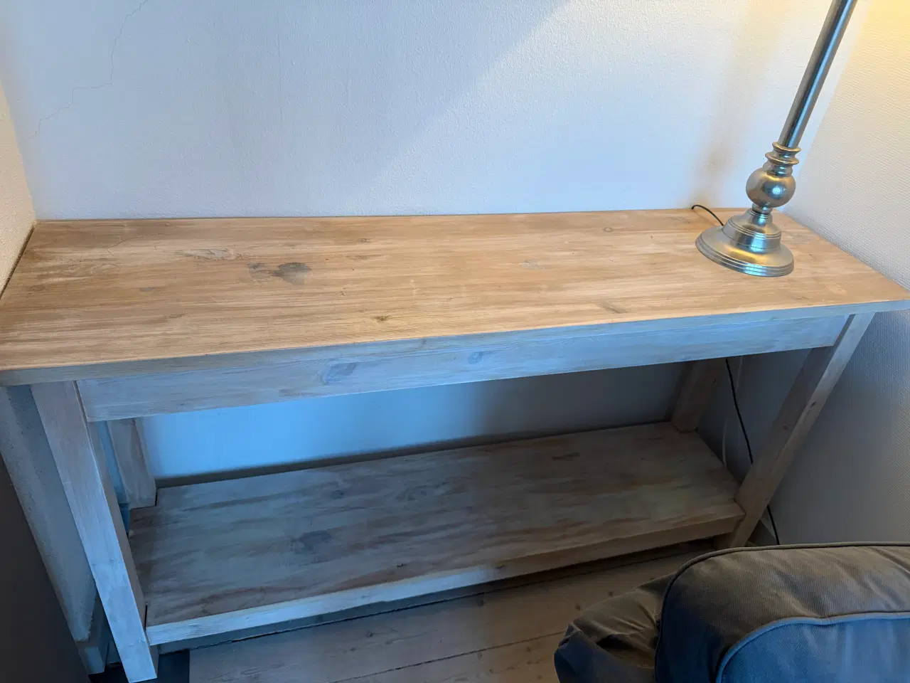 Billede 1 - chatol som er hvid bajset 