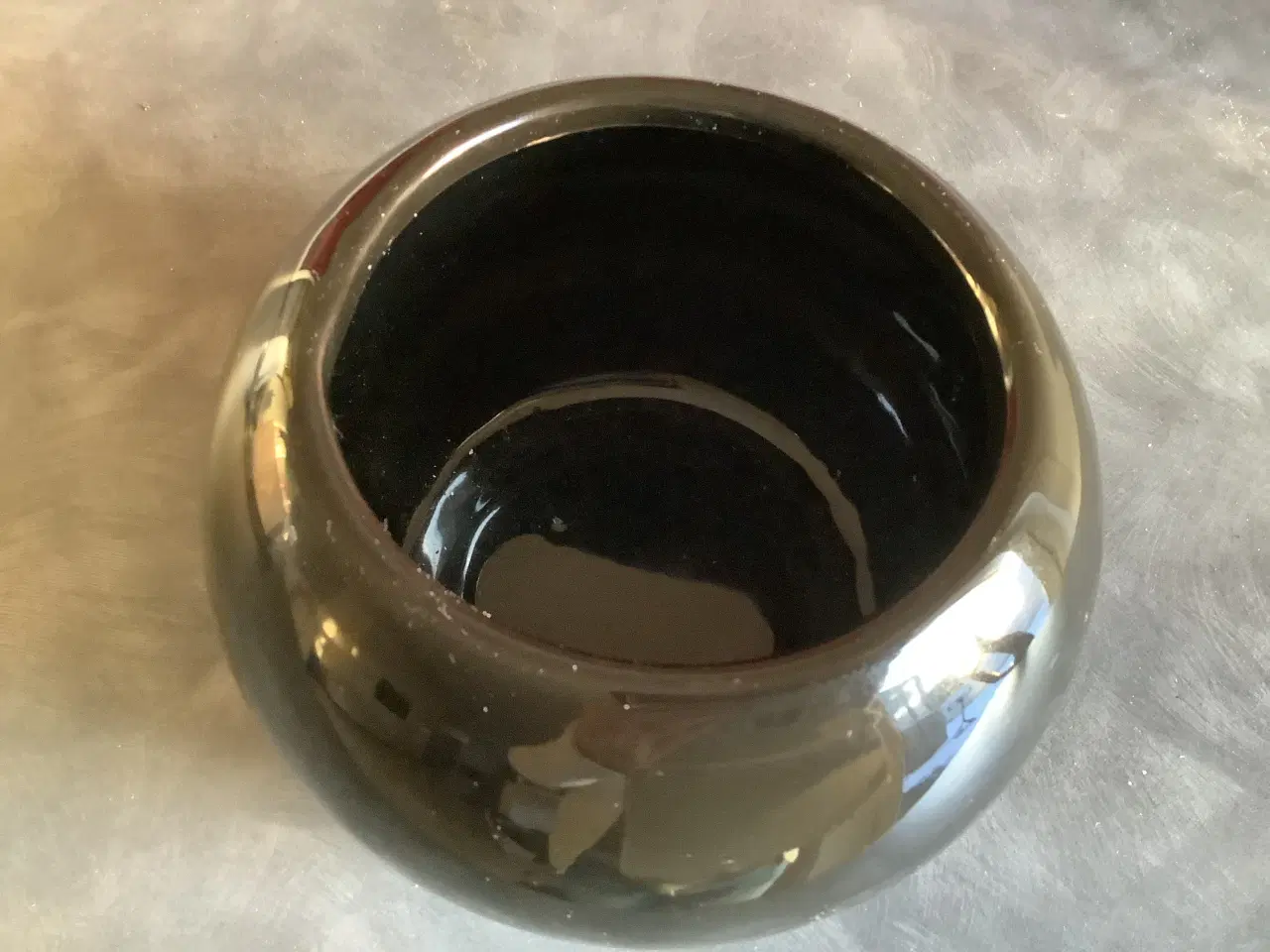 Billede 1 - Sort keramik skål 