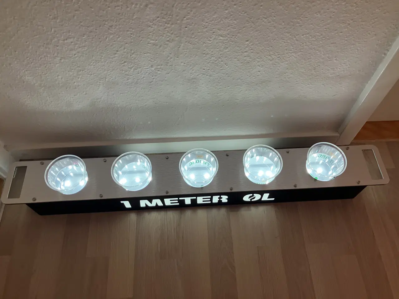 Billede 2 - Øl serverings bræt med led lys og håndtag.