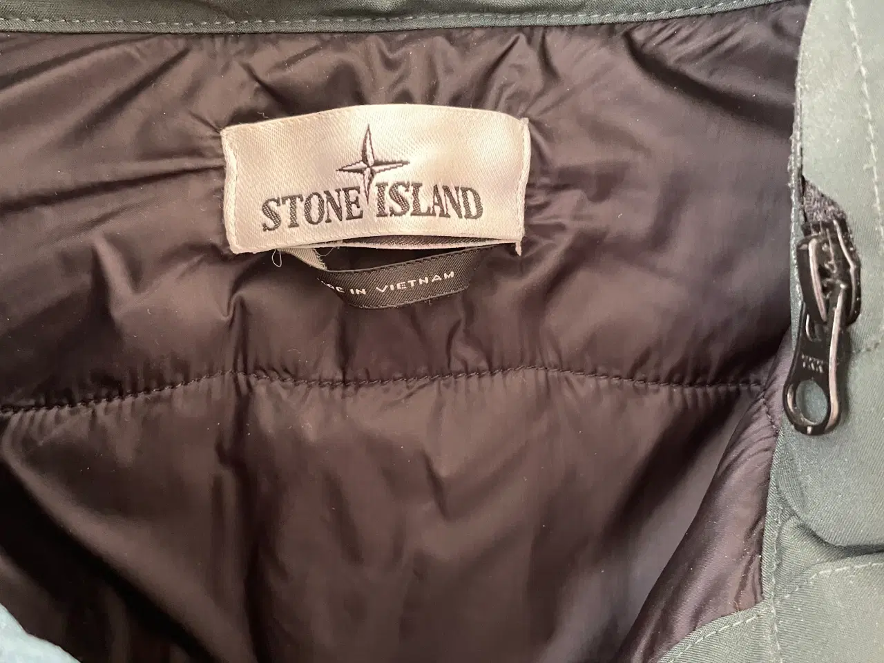 Billede 3 - Stone Island Jakke - NÆRMEST UBRUGT