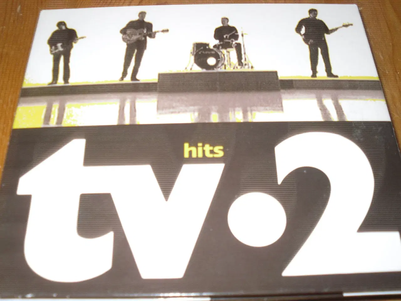 Billede 1 - TV2 hits. 2 x CD + 1 DVD.