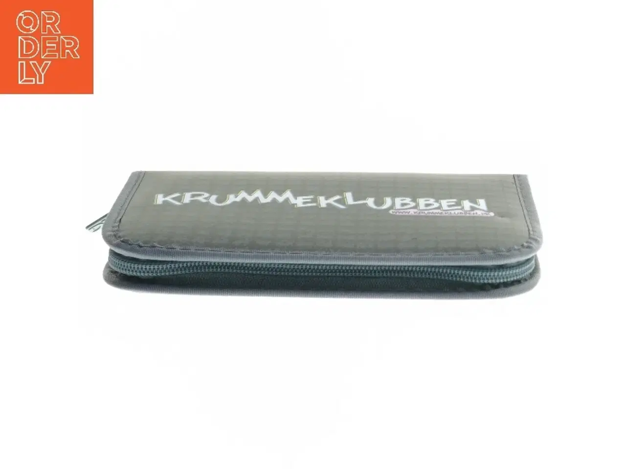 Billede 3 - Penalhus med indhold fra Krummeklubben (str. 19x13 cm)