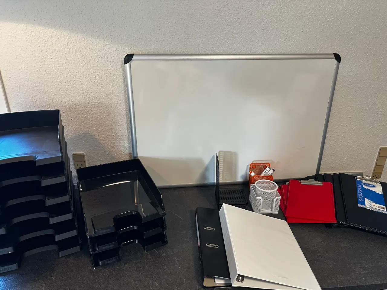 Billede 8 - Diverse kontorartikler i god stand, ringbind mm.