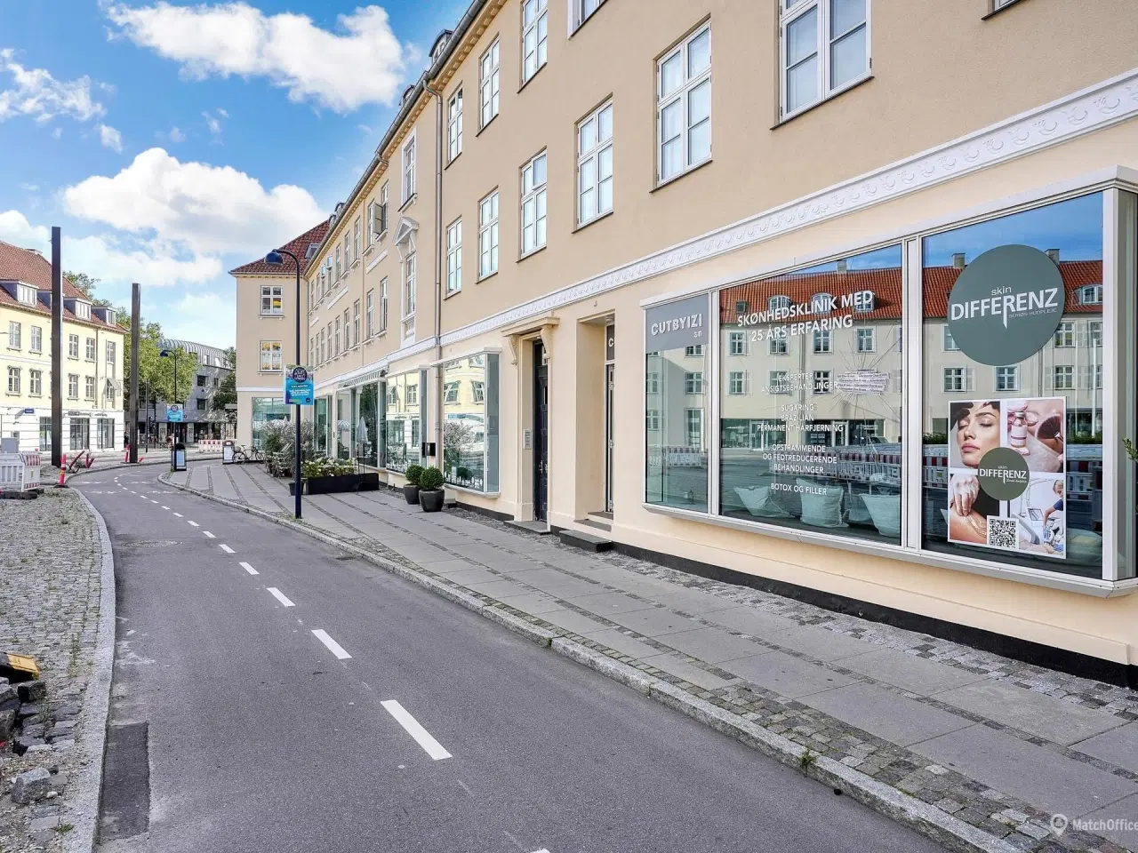 Billede 1 - Charmerende butik ud til Lyngby Torv – tæt på hovedgaden