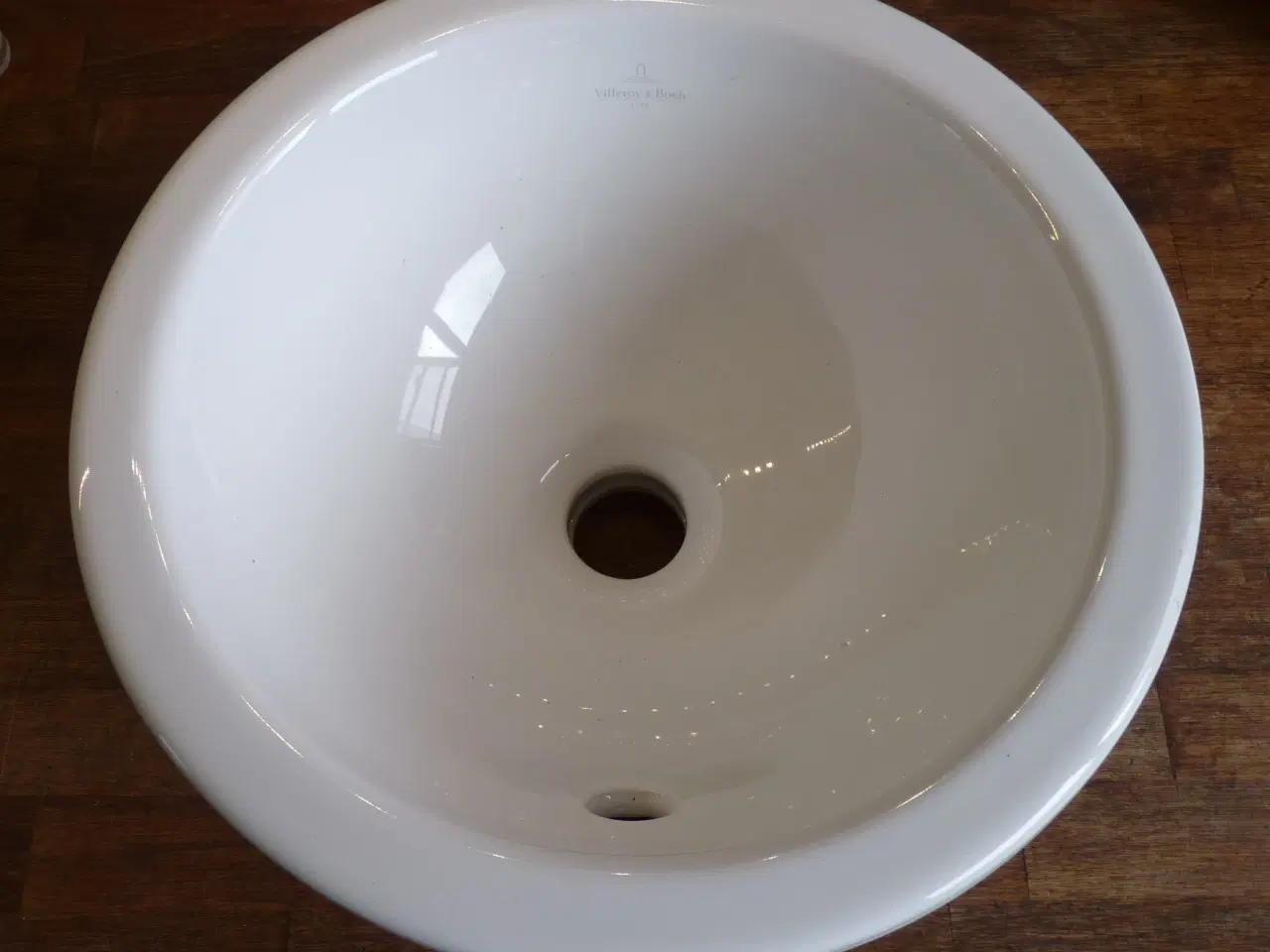 Billede 2 - Lille rund håndvask fra Villeroy & Boch