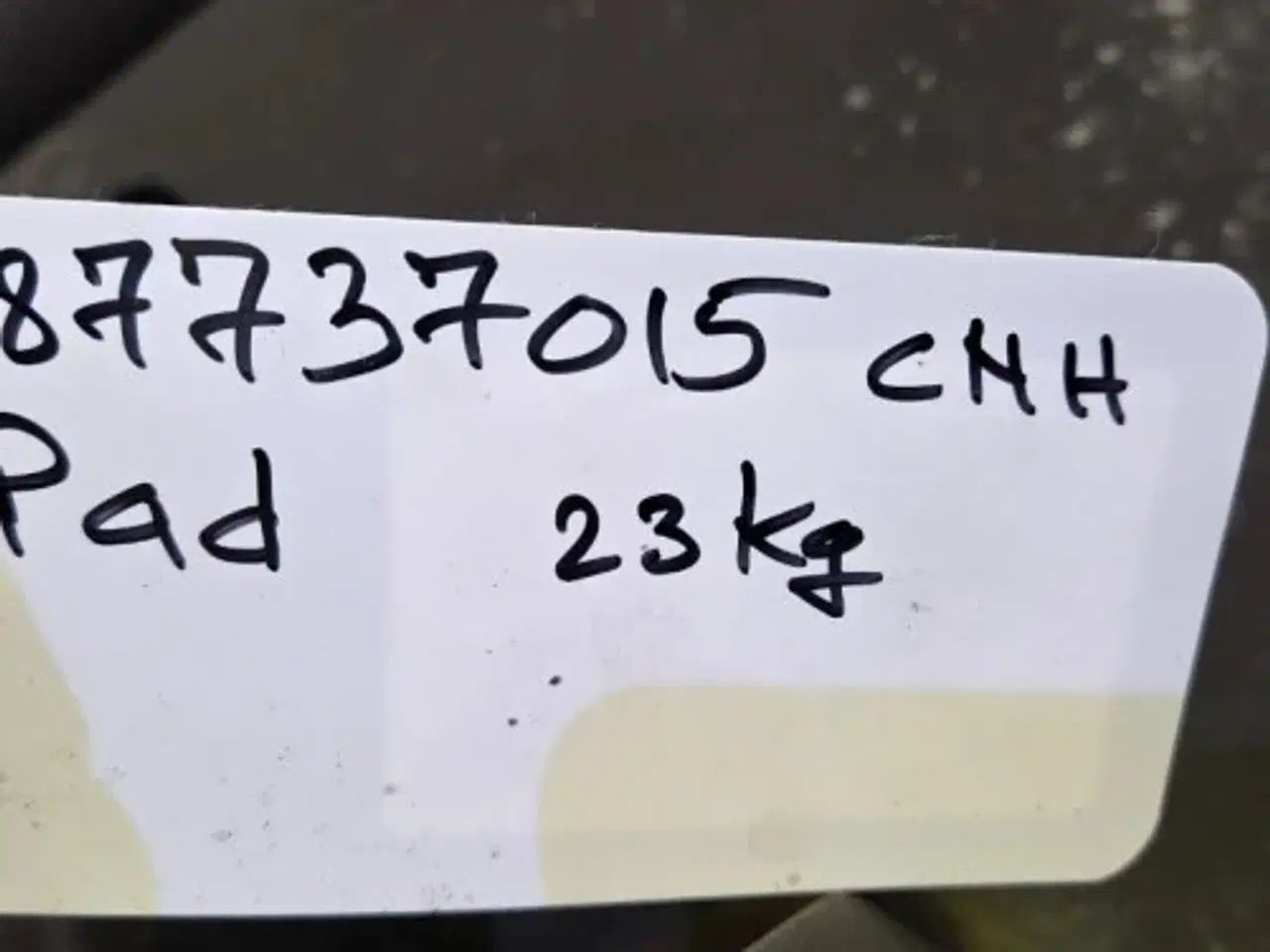 Billede 12 - New Holland B100B Bremseklods 87737015  4Stk