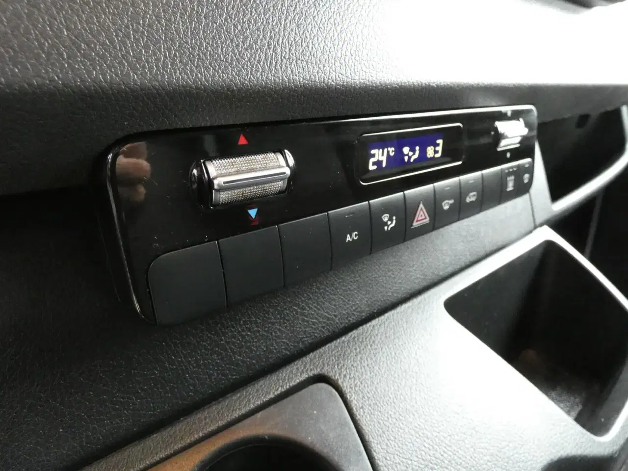 Billede 12 - Mercedes-Benz Sprinter 319 3,0 CDI A2 H2 RWD 190HK Van 6g