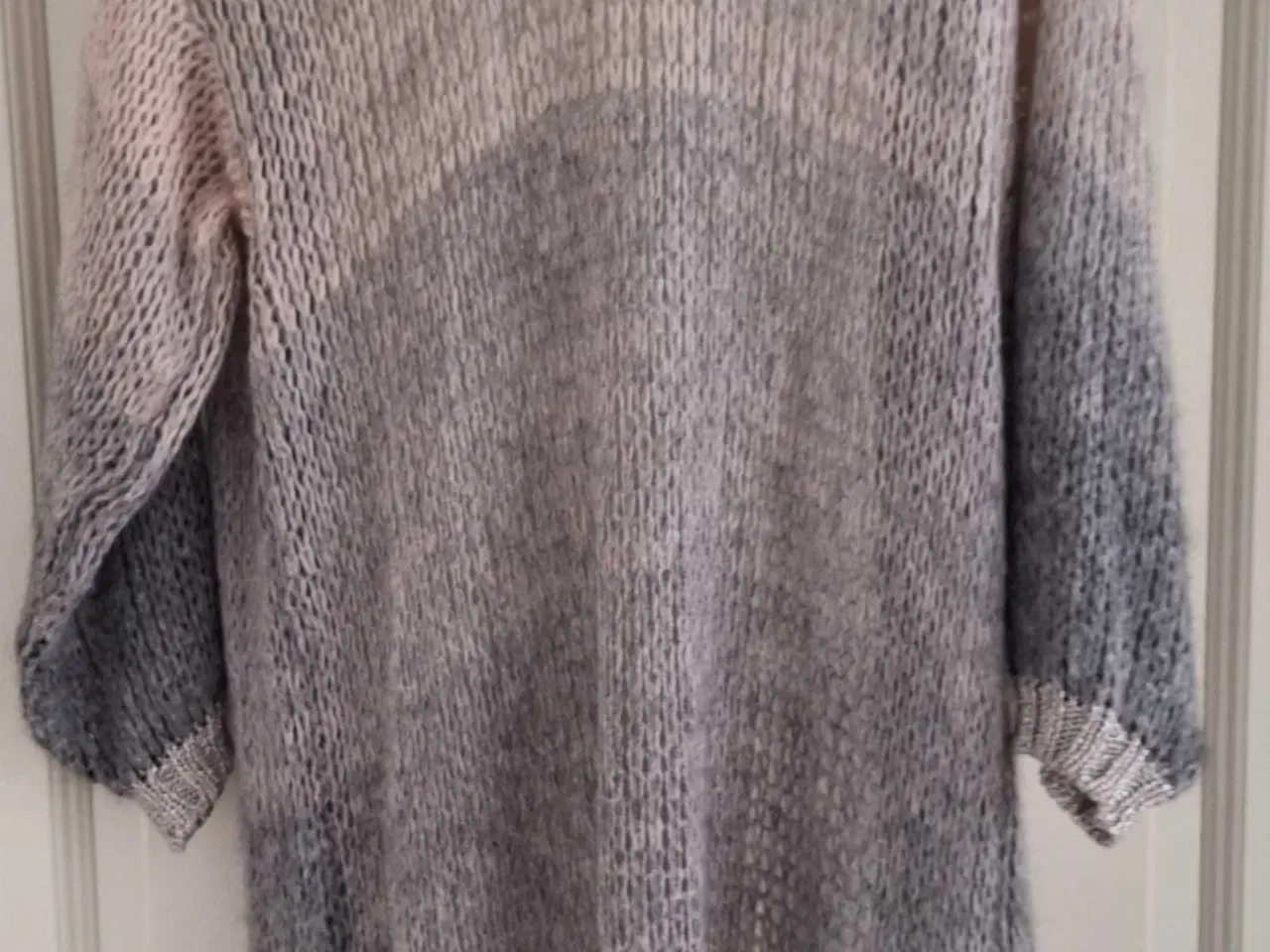 Billede 2 - Black Colour lang strik cardigan med uld