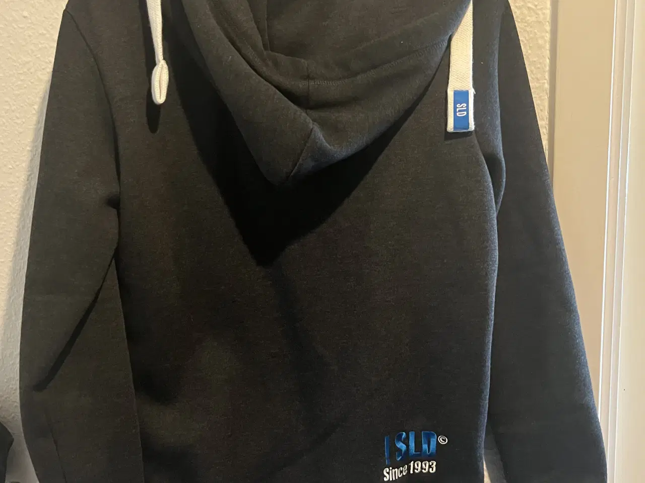 Billede 2 - Hættetrøje med lynlås