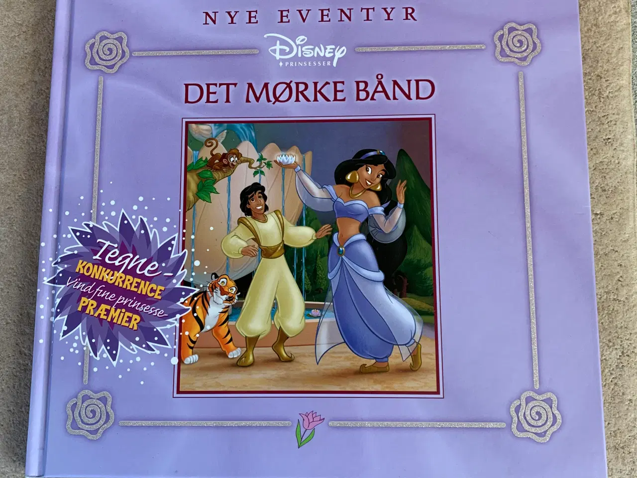 Billede 1 - Disney Det mørke bånd bog 