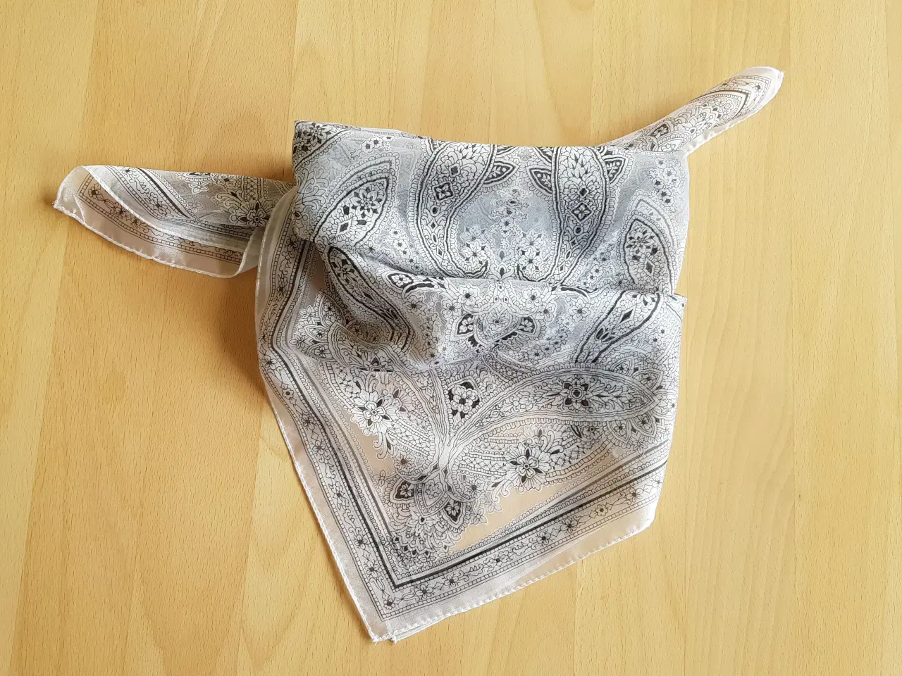 Billede 3 - 2 stk tørklæder