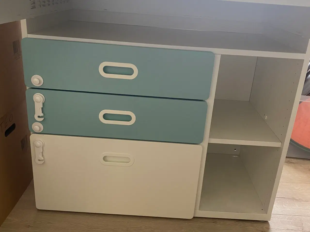 Billede 2 - Ikea Småstad puslebord 