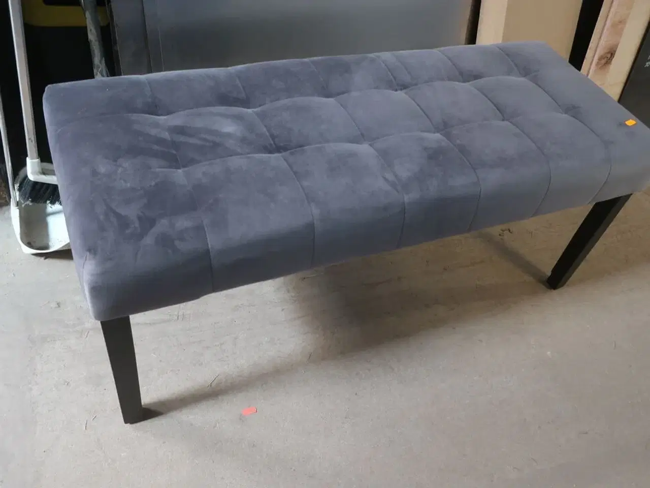 Billede 1 - Bænk med Velour betræk