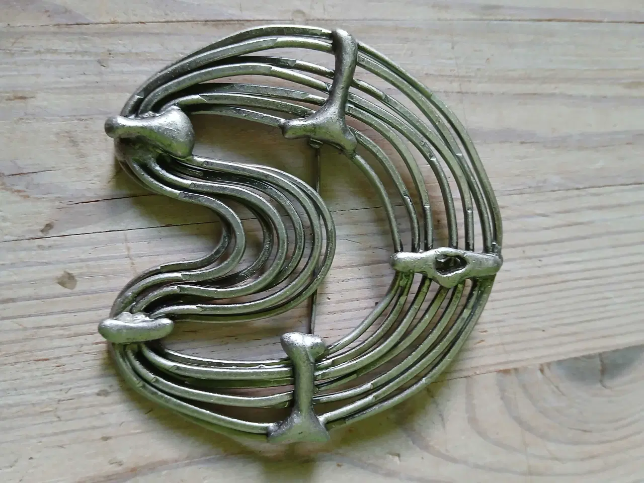 Billede 1 - Rustik sølvfarvet broche