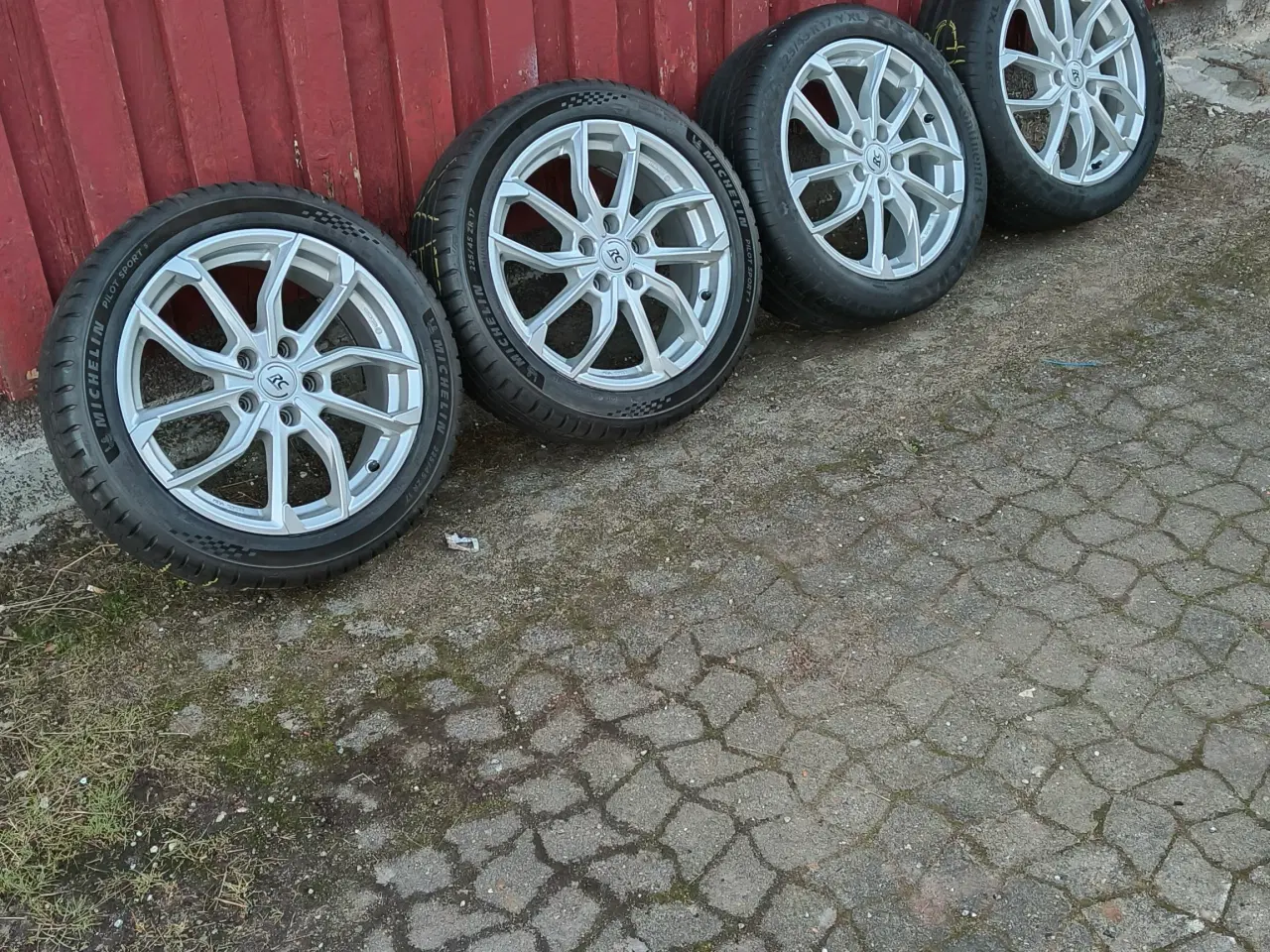 Billede 2 - Vw alufælge med sommerdæk 225/45/17"5x112