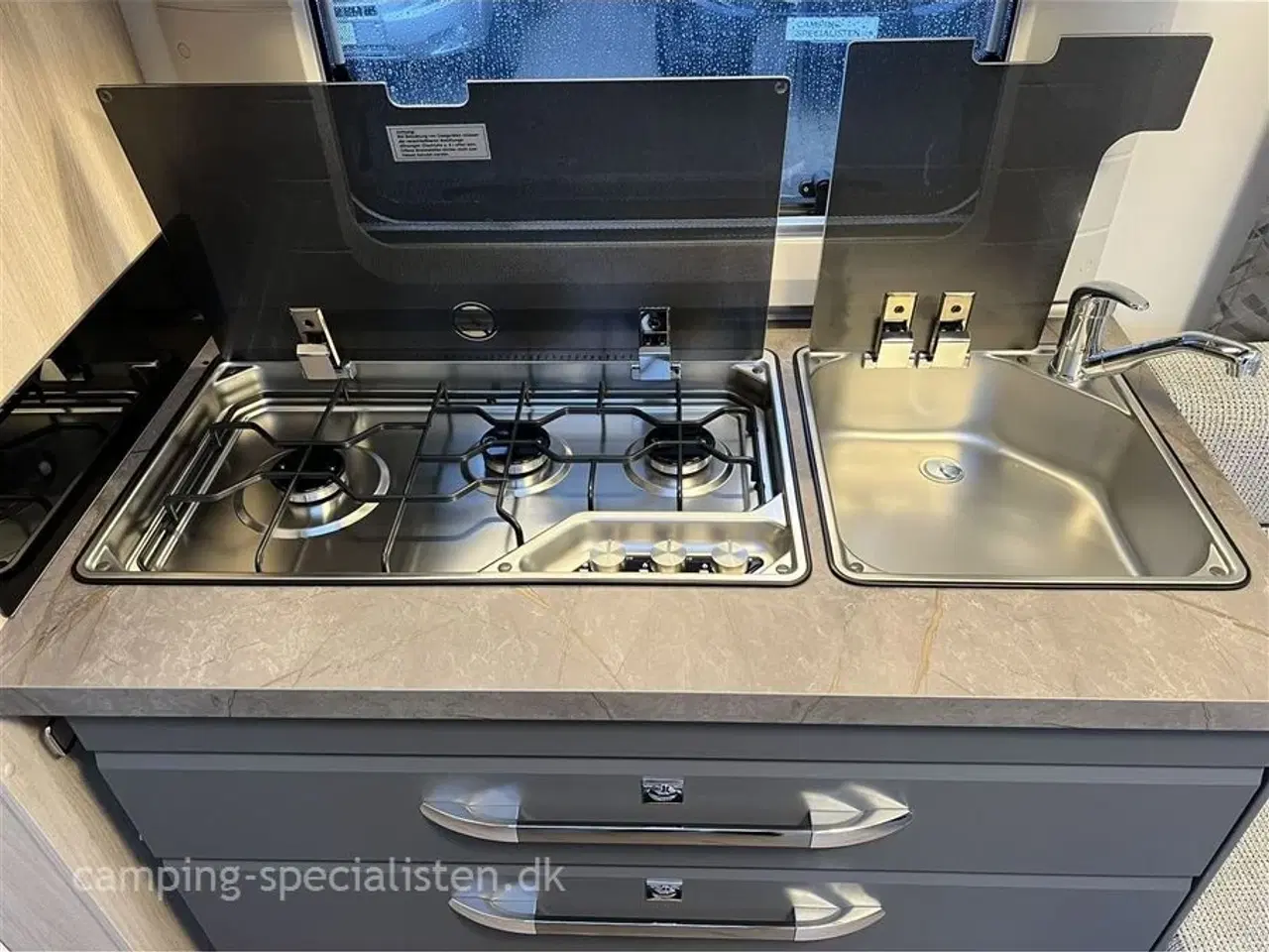 Billede 11 - 2026 - Hobby De Luxe 495 WFB   2025 Hobby 495 WFB De Luxe - se den senere hos Camping-Specialisten.dk i Silkeborg