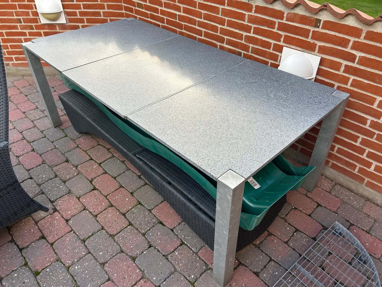 Billede 1 - Havebord vedligeholdelses fri