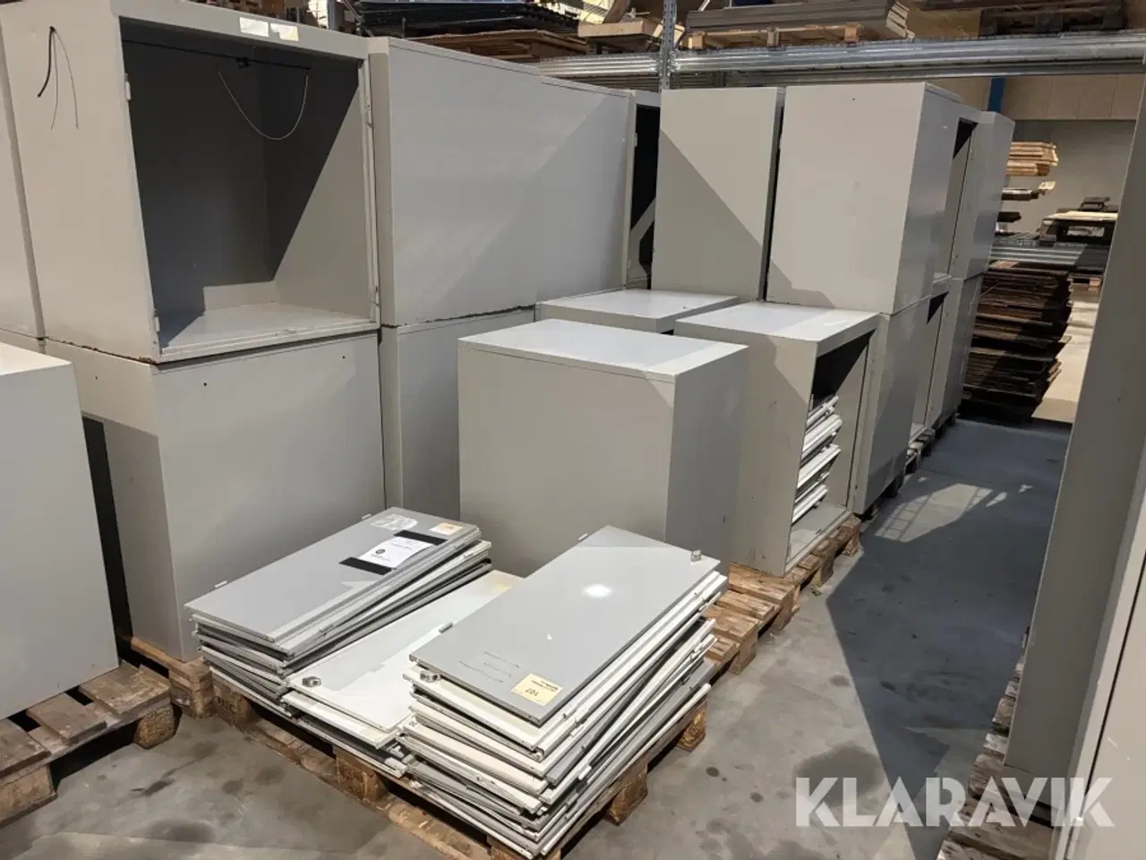 Billede 9 - Industri skab Combi-Industri a/s 57 styk små + 40 styk store