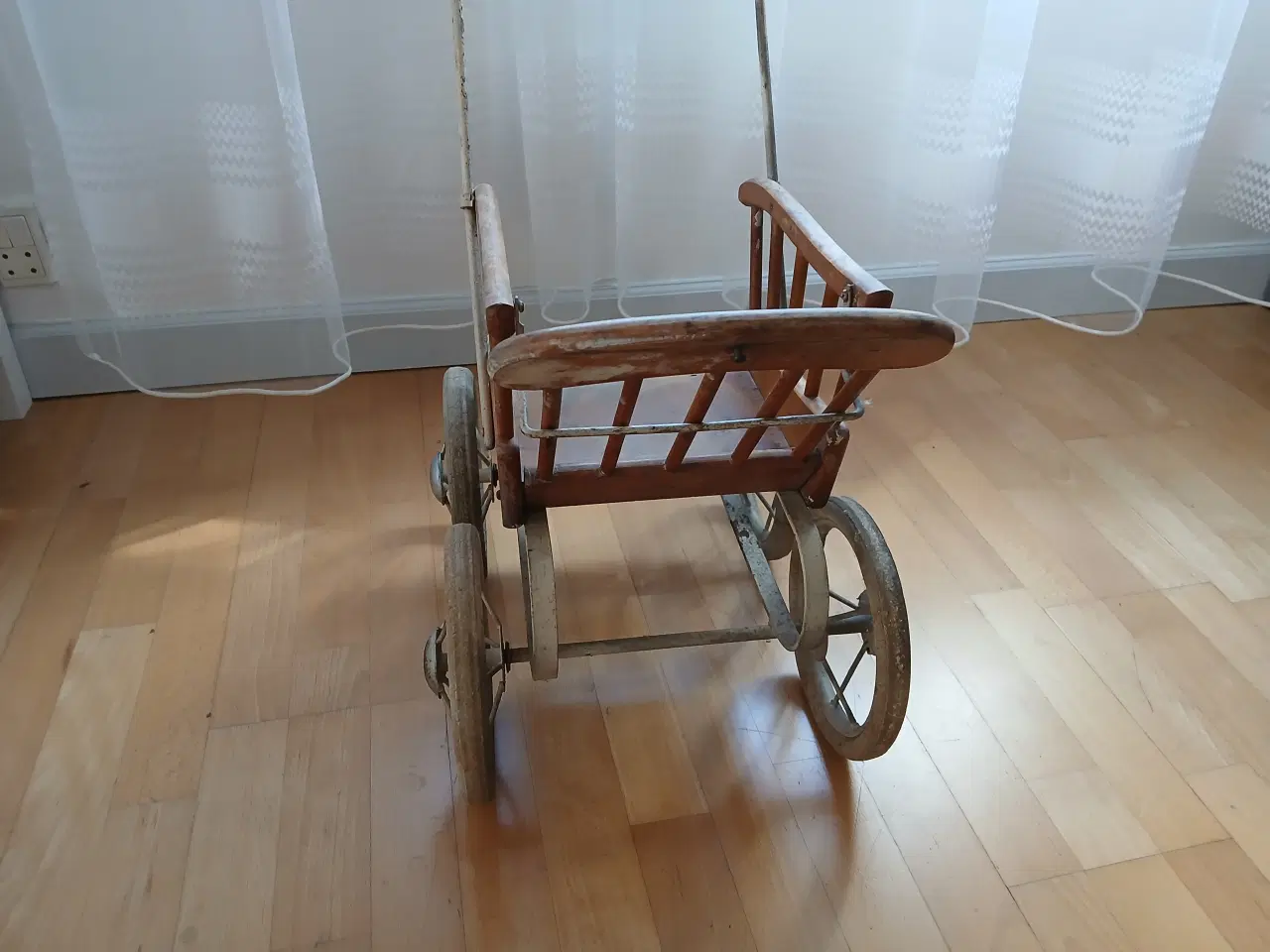 Billede 4 - Dukkevogn fra 1940-50 Mærke PMK