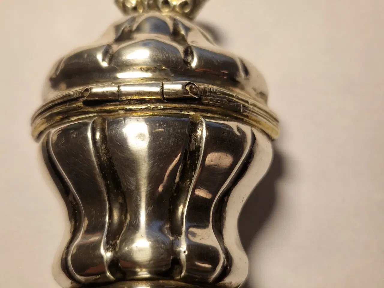 Billede 1 - Hovedvandsæg i sølv med krone. 