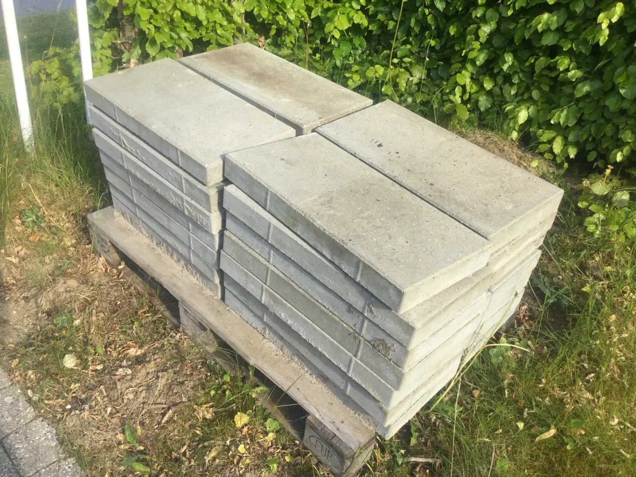 Billede 1 -   Fliser 28 stk. 60x30x6 cm