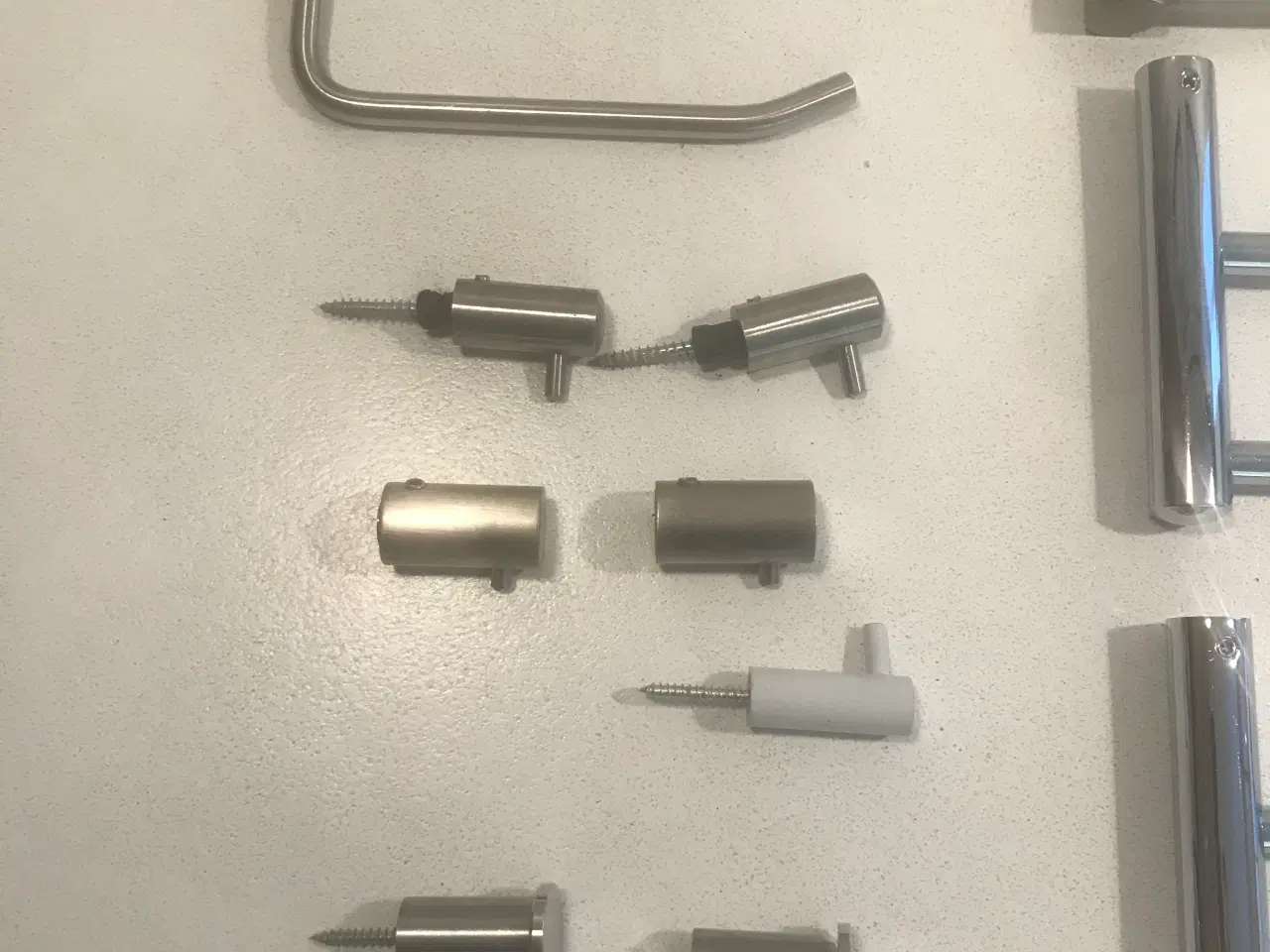 Billede 2 - Div. håndklæde ophæng og toiletrulle holder