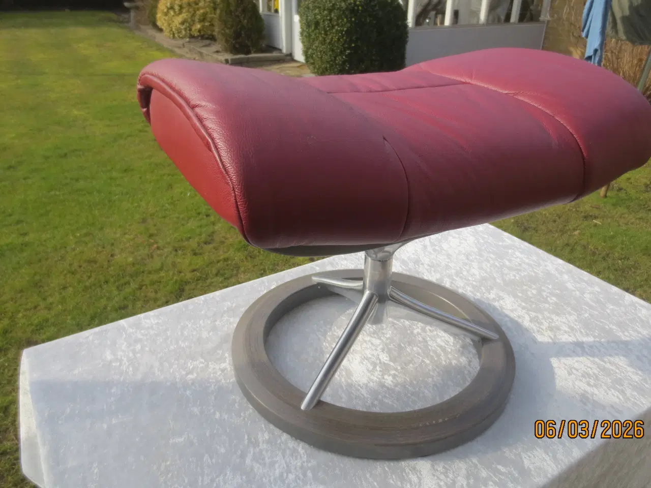 Billede 1 - 1 stk Fodskammel med Rødt Læder