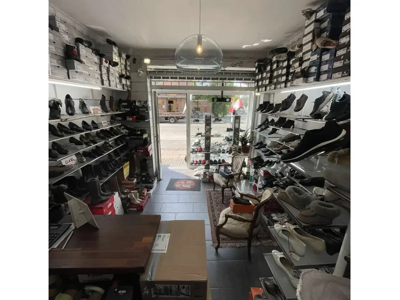 Billede 1 - Attraktivt butikslejemål til afståelse!