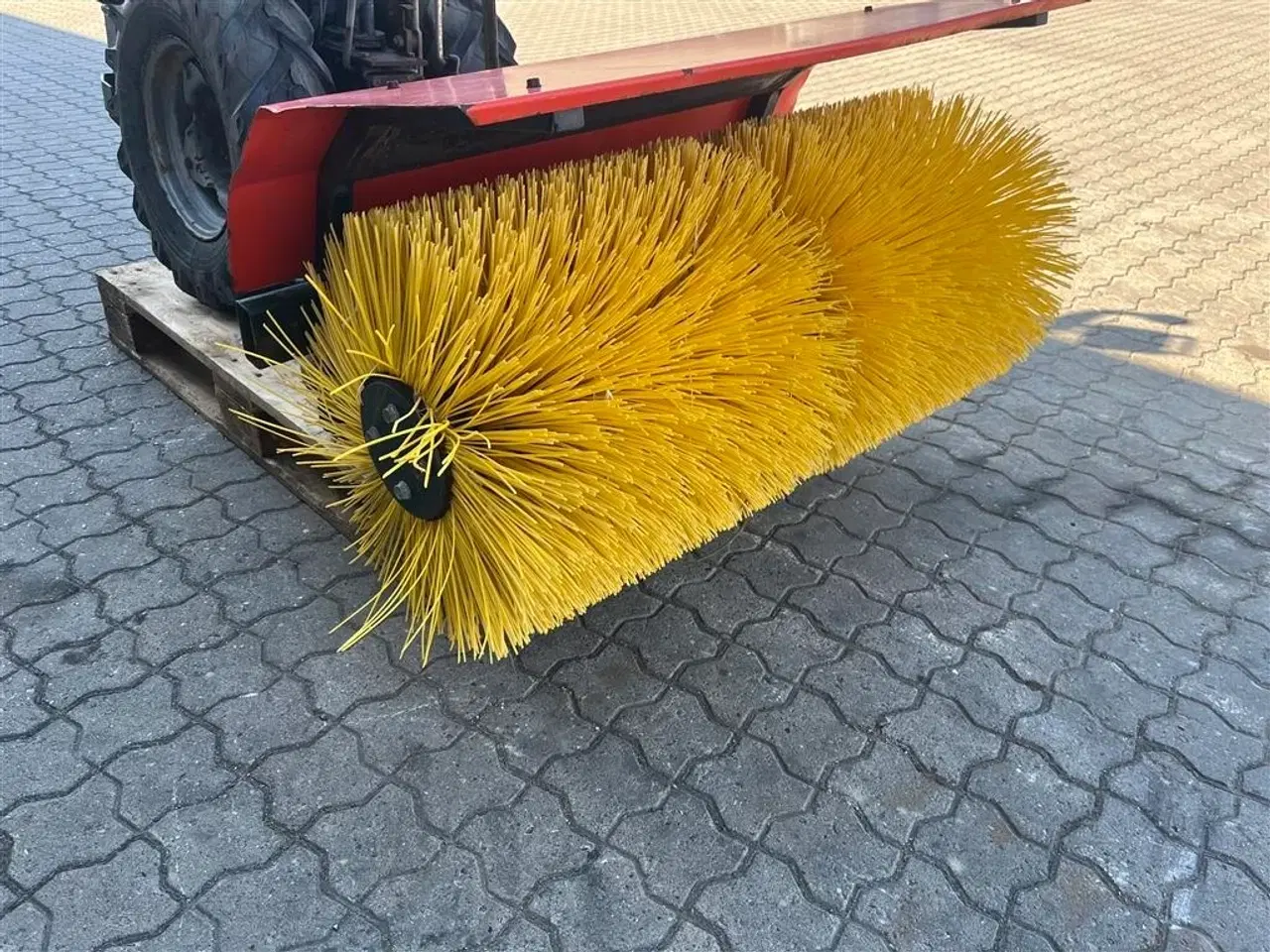 Billede 8 - - - - Roriatica AC 400 2hjulet traktor med kost